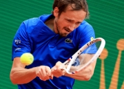 开云体育平台APP-世界网球队轻取西班牙网球队，梅德韦杰夫打破历史纪录的简单介绍