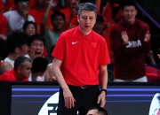 开云体育入口-球员在比赛中奋力拼搏赢得掌声的简单介绍