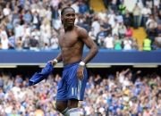 开云官方app入口-当猛龙遇上东方巨龙，字母哥拉满评分的背后，是篮球世界的无限可能