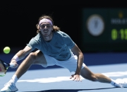 开云体育在线-英国网球队逆转日本网球队，西西帕斯三分雨点燃全场的简单介绍