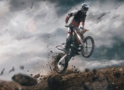 开云体育APP下载-赛道上的红色闪电，塞恩斯统治全场，法拉利绝杀雷诺车队