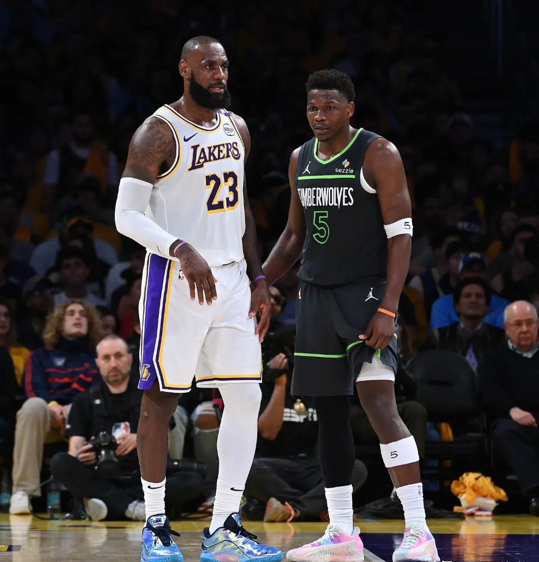 马刺绝地反击灰熊,布拉德利制霸全场 马刺绝地反击灰熊,布拉德利制霸全场