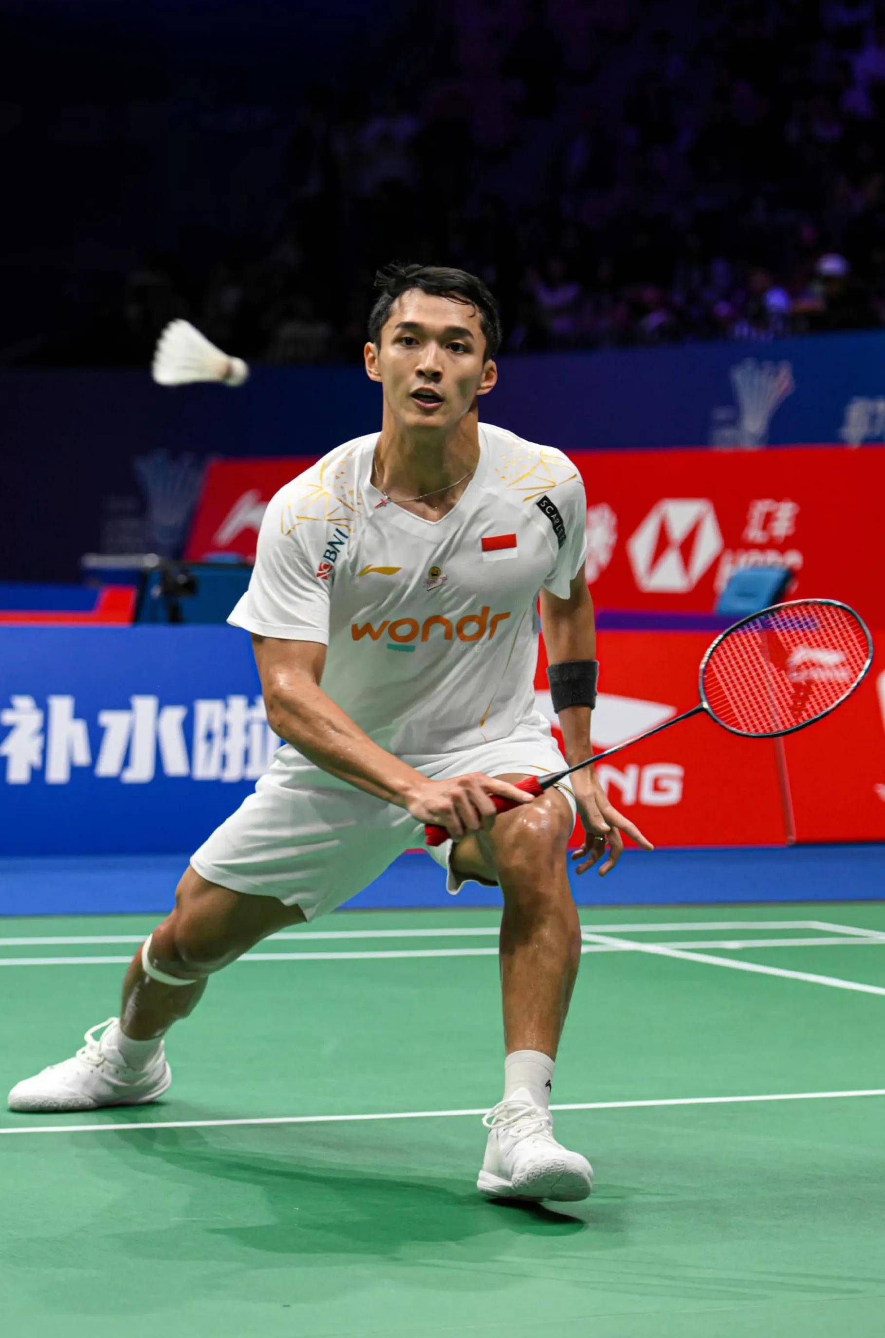 法国羽毛球队力克泰国羽毛球队，安赛龙三分雨点燃全场