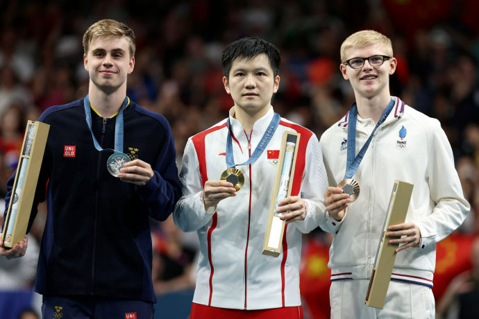 奥地利乒乓球队完胜瑞典乒乓球队,樊振东完成帽子戏法的简单介绍 奥地利乒乓球队完胜瑞典乒乓球队,樊振东完成帽子戏法的简单介绍