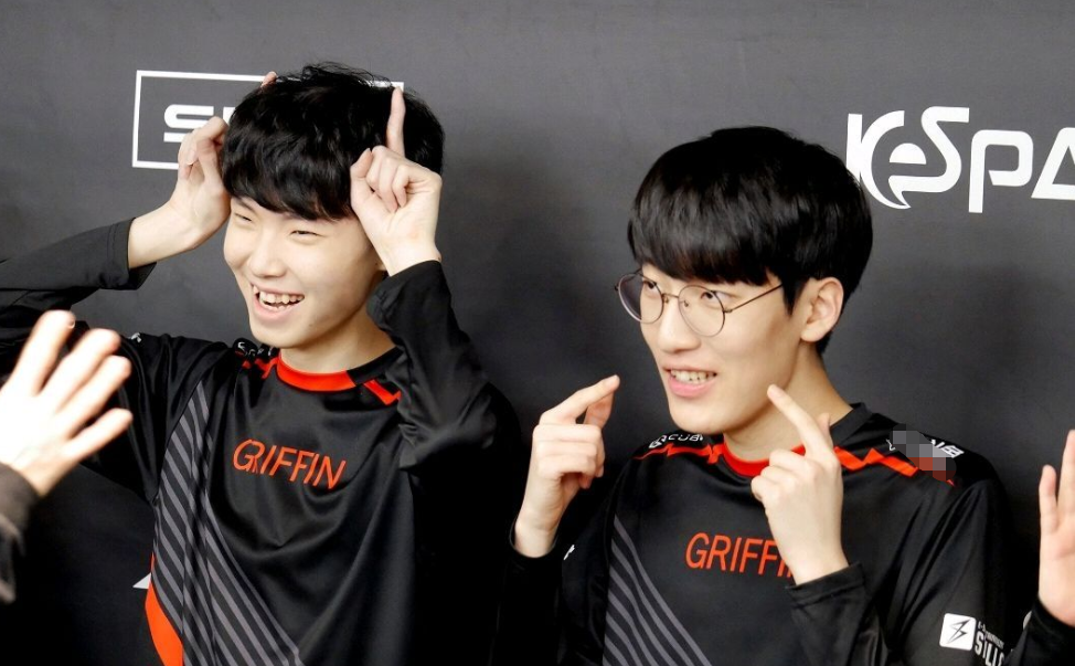 EDG轻取HKA,Tarzan制霸全场 EDG轻取HKA,Tarzan制霸全场