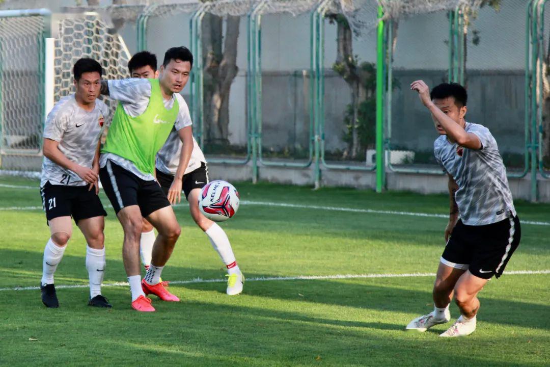 关于卓尔备战迪拜冬训,球队全员保持训练状态的信息 关于卓尔备战迪拜冬训,球队全员保持训练状态的信息