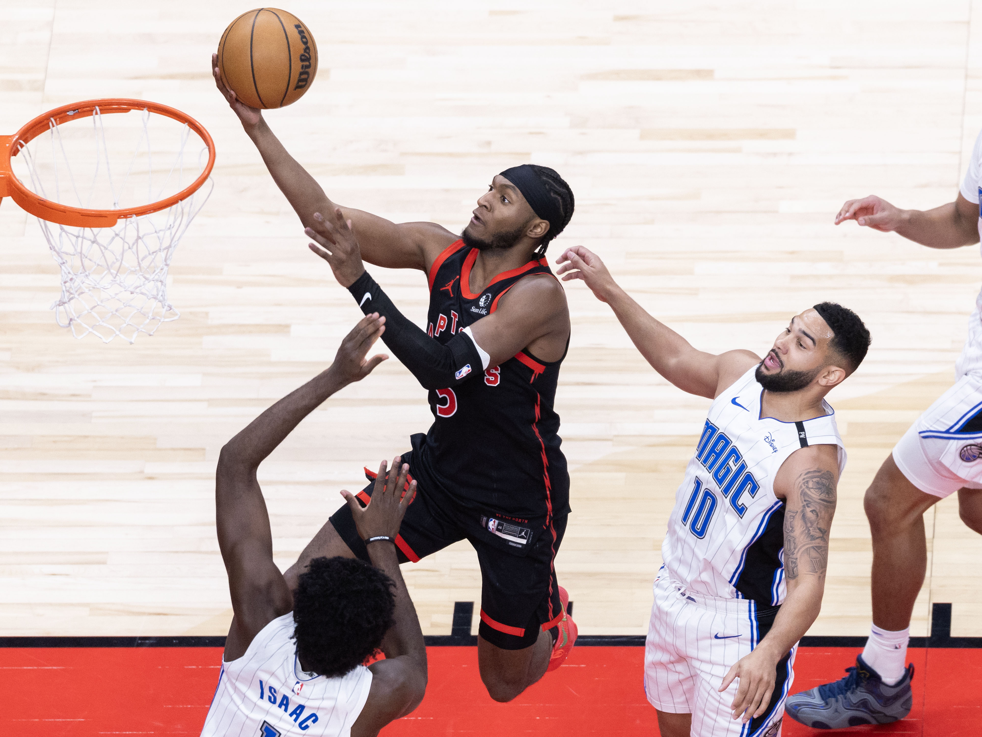 猛龙队突破重围击败实力强队的简单介绍 猛龙队突破重围击败实力强队的简单介绍