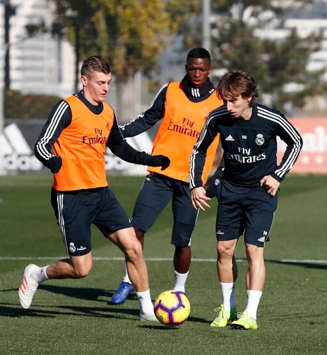 关于瓦伦西亚取得胜利,全队信心大增的信息 关于瓦伦西亚取得胜利,全队信心大增的信息