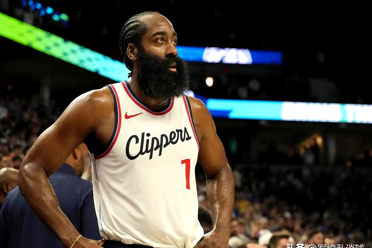 关于篮球明星现身聚光灯下,活跃无限的信息 关于篮球明星现身聚光灯下,活跃无限的信息