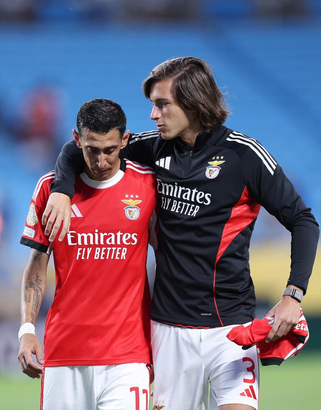 英格兰逆转切尔西,卡瓦哈尔点燃赛场的简单介绍 英格兰逆转切尔西,卡瓦哈尔点燃赛场的简单介绍