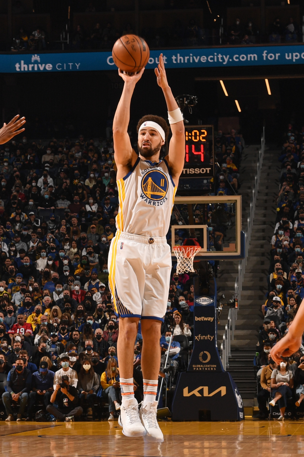 关于四川队完胜国王，克莱统治全场的信息